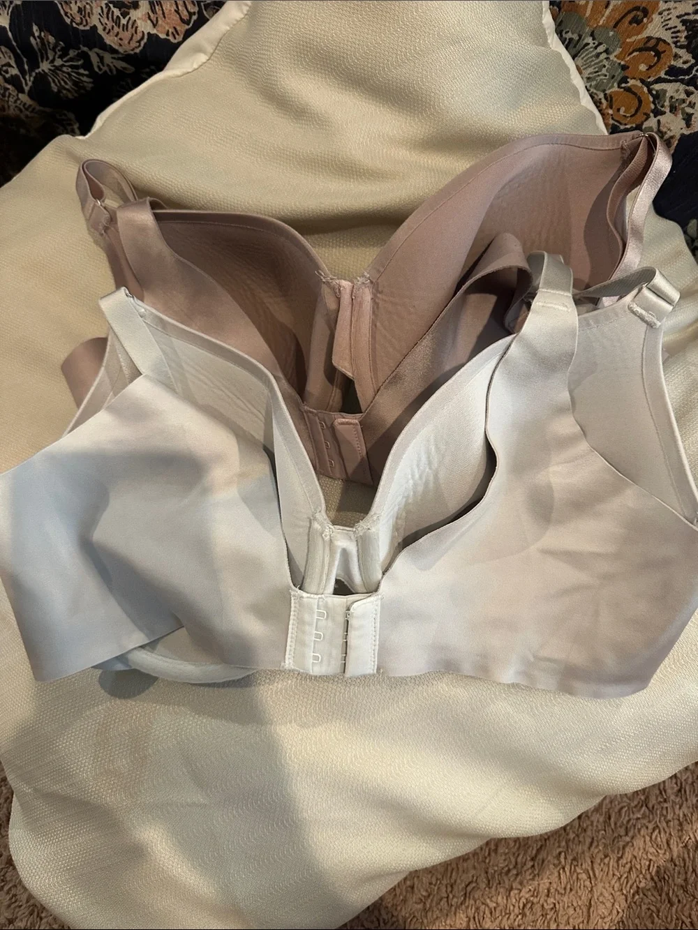 Bundle of two Soma Vanishing Back Full Coverage bras in 36DD - Picture 2 of 3